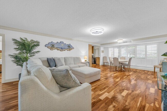 Building Photo - 25 SE Turtle Creek Dr
