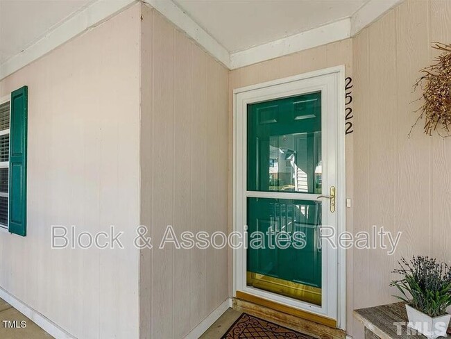 Building Photo - 2522 Wellington Ridge Loop