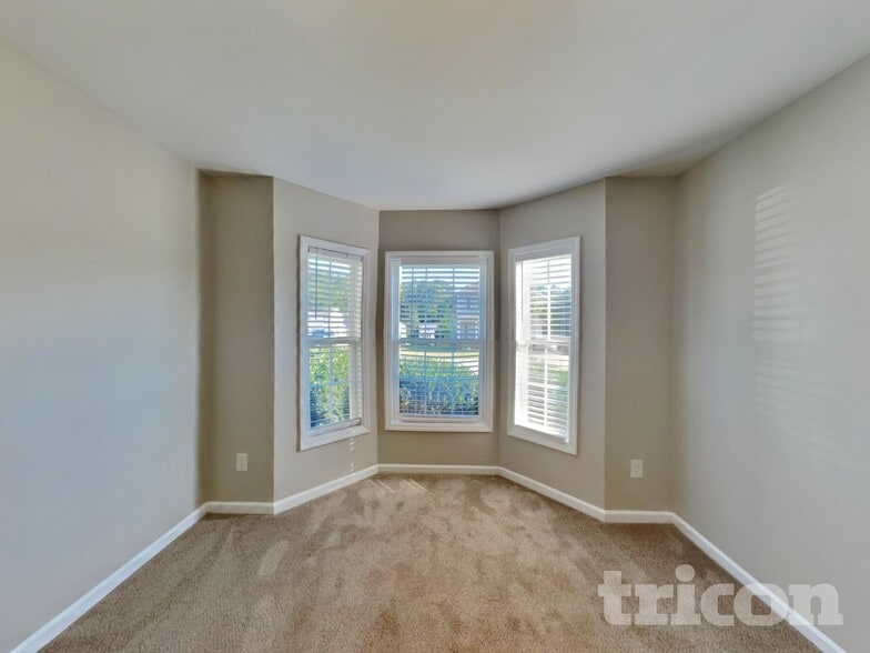 Building Photo - 128 Randolph Dr