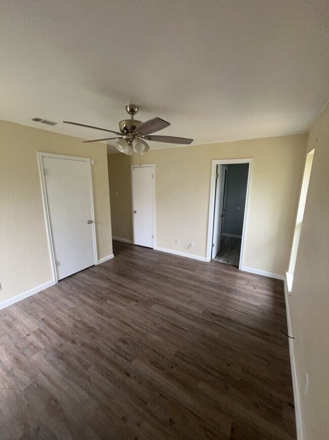 Building Photo - 4bd/1.5B IN Killeen