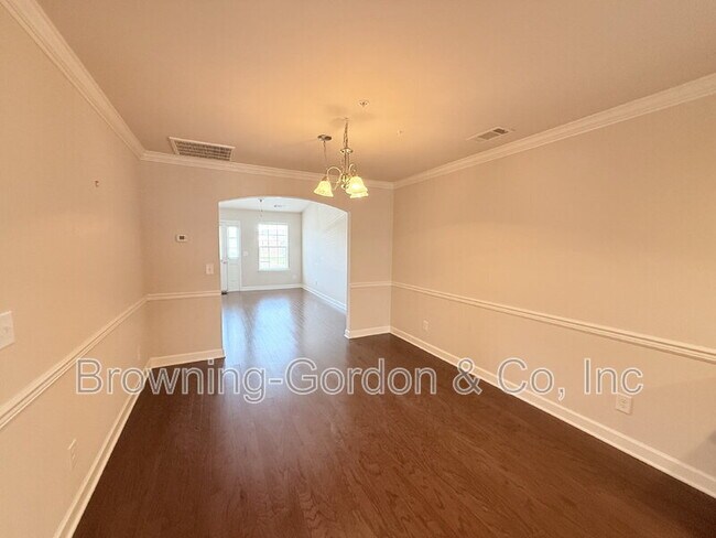 Building Photo - 1040 Charlie Daniels Pkwy