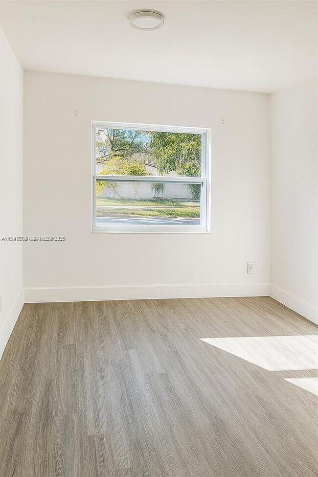 Building Photo - 5825 SW 9th Terrace