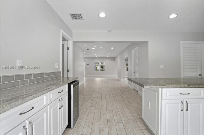 Building Photo - 6511 SW 44th St