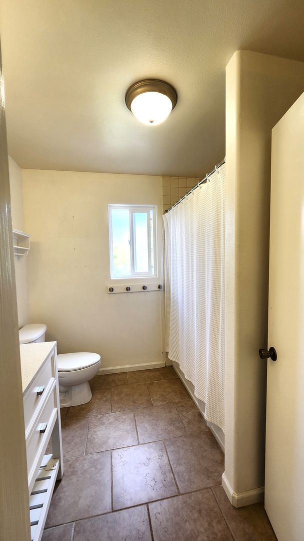 Building Photo - Rental Available in Beautiful Waimea