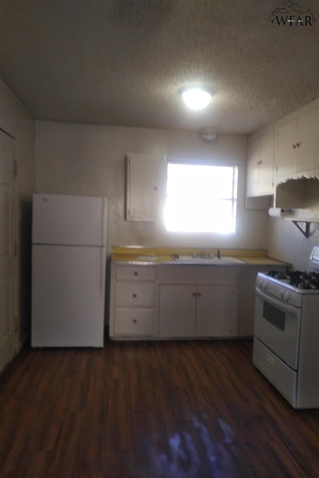 Building Photo - 3020 Stearns Ave