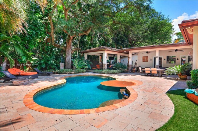 Building Photo - 6461 SW 74th St