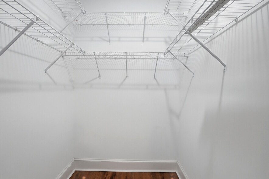 Building Photo - 1117 Park West Dr