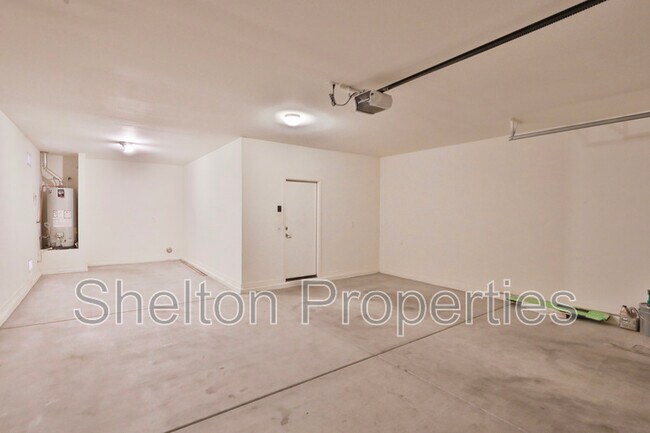 Building Photo - 18787 W Yucatan Dr