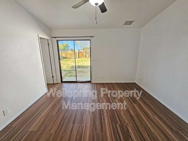 Building Photo - 920 W Perch Ave