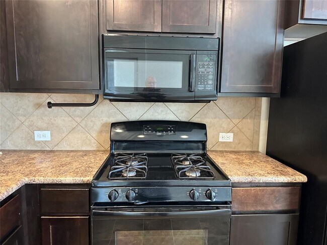 Building Photo - 316 Pack Horse Dr