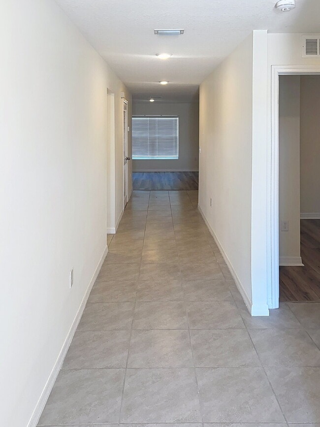 Building Photo - Beautiful 4-Bedroom Modern Home in the Desirable Brookside Community | Ruskin