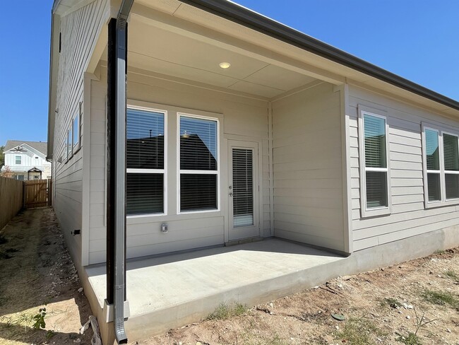 Building Photo - 178 Brooks Ranchi Dr