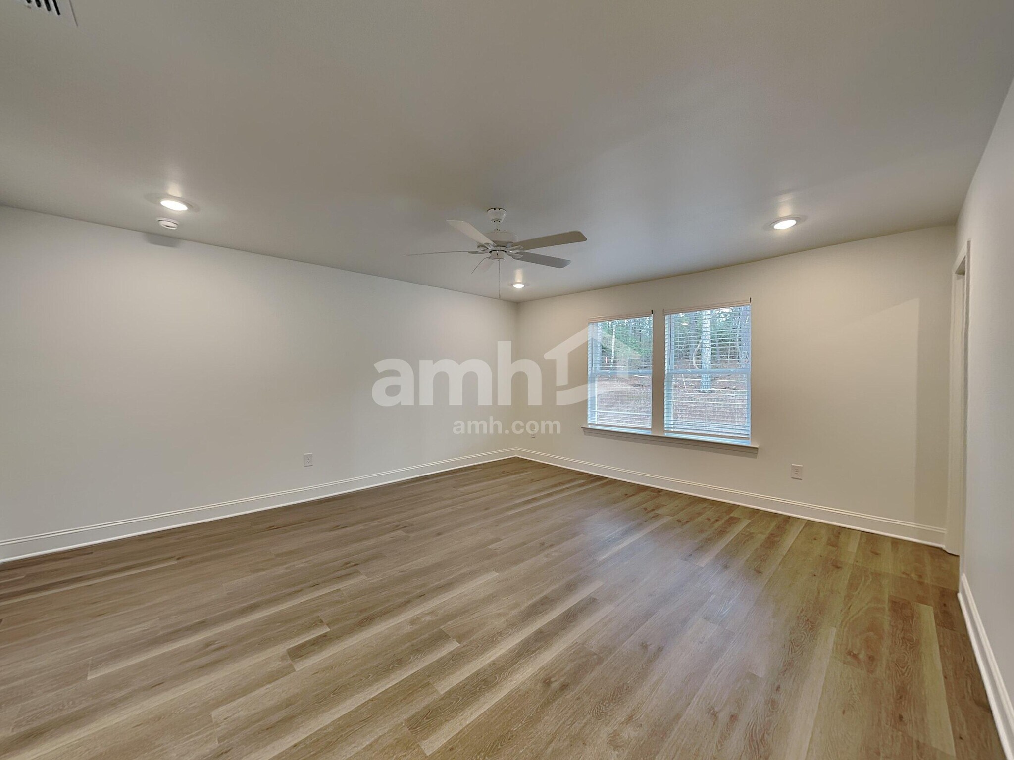 Building Photo - 1419 Aquamarine Dr