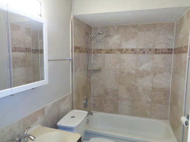 Building Photo - 10748 S Harlem Ave