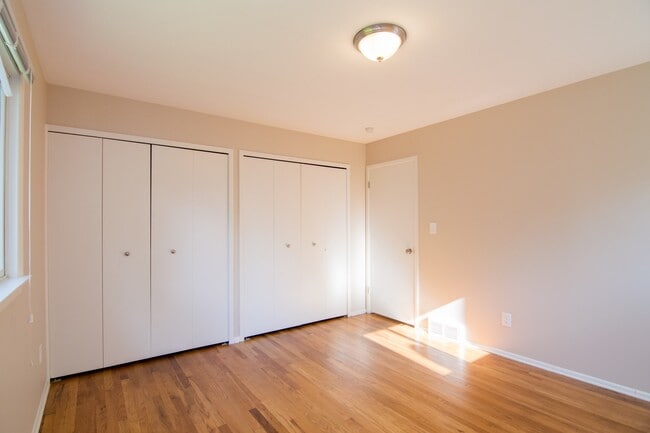 Building Photo - 2751 Aurora St