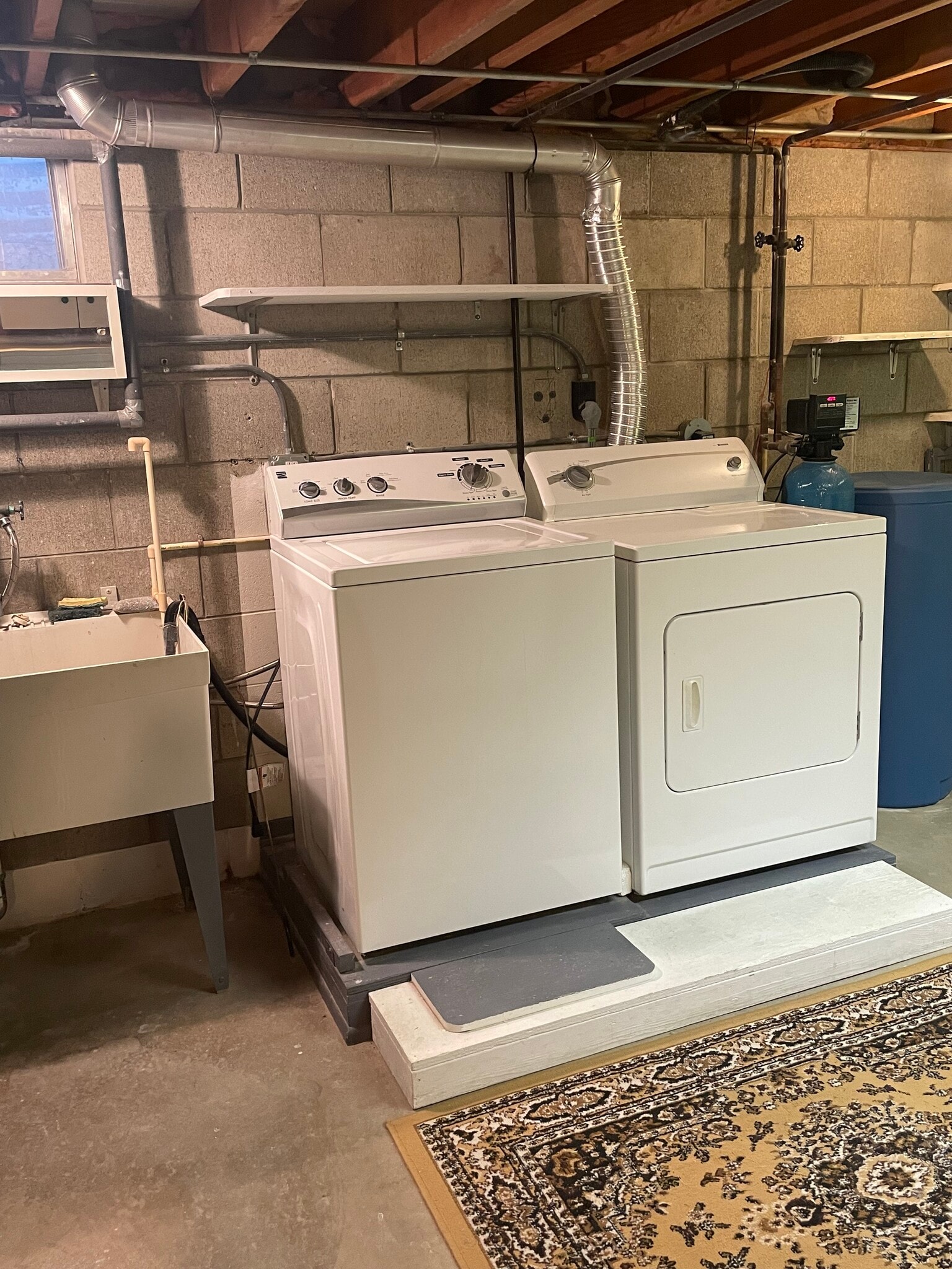 washer/dryer (also freezer) - 630 Wilson Dr