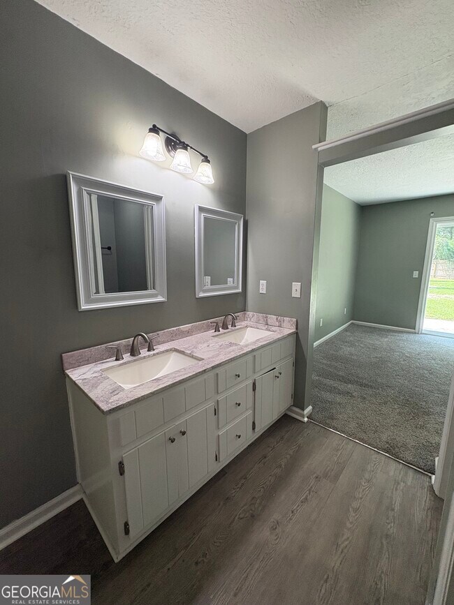 Building Photo - 112 Boxwood Ct