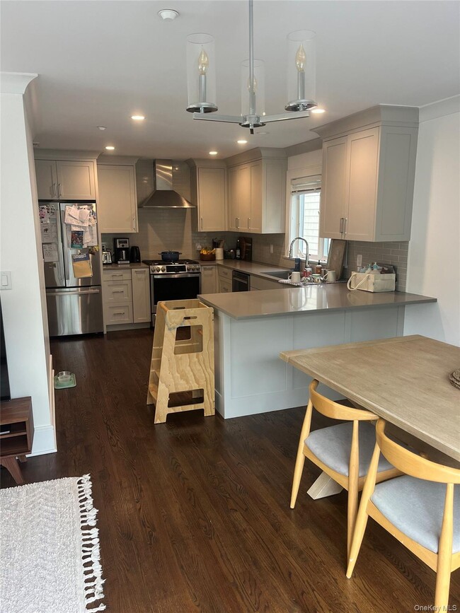 Building Photo - 70 Henry Ave