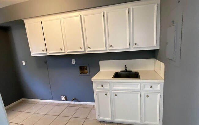 Building Photo - 3615 Windbriar Ct