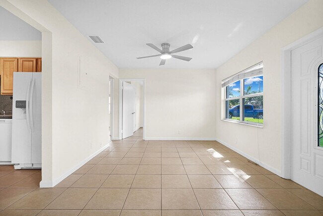 Building Photo - 261 NE 45th St