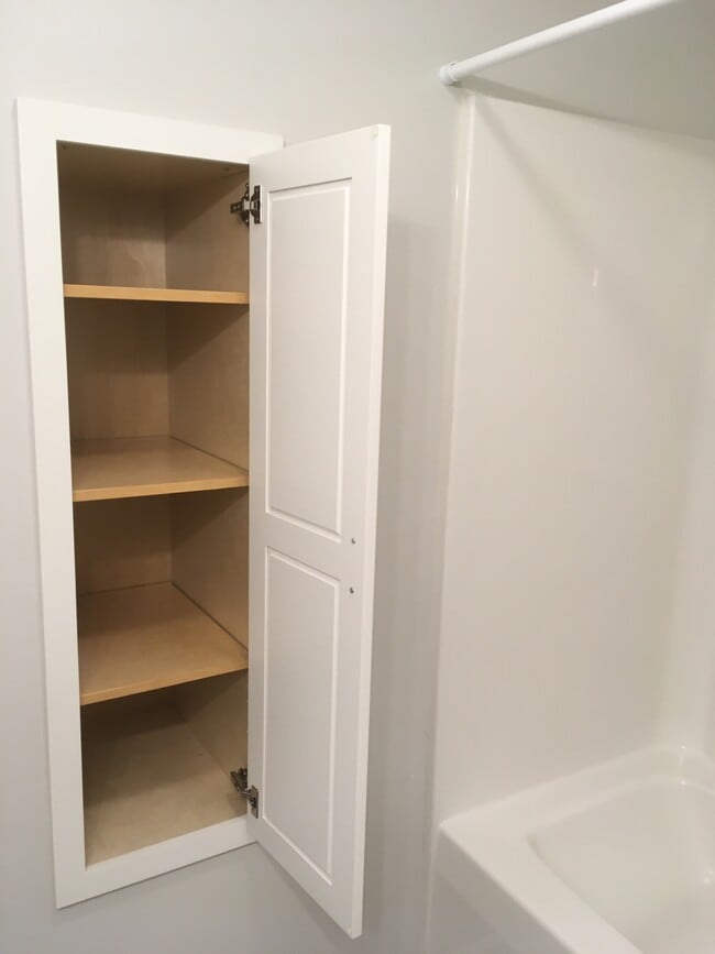 Building Photo - 3 Amos Dr