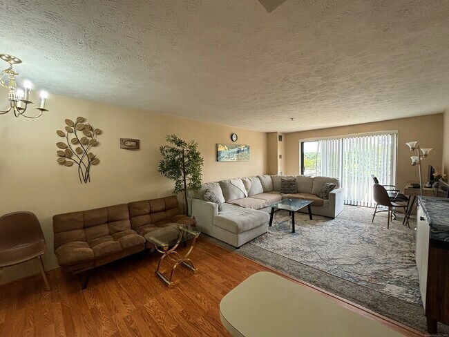 Building Photo - 111 deKoven Drive