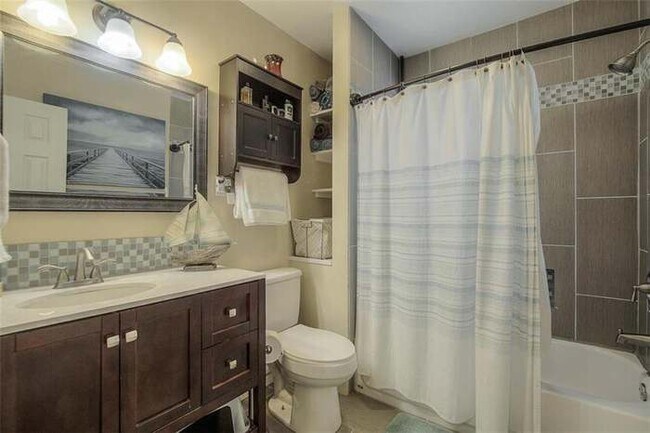 Building Photo - 5041 N Garfield Ave