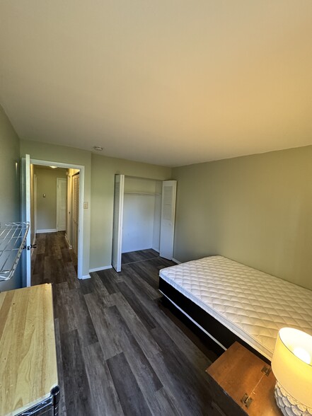 Building Photo - 10118 Little Pond Pl