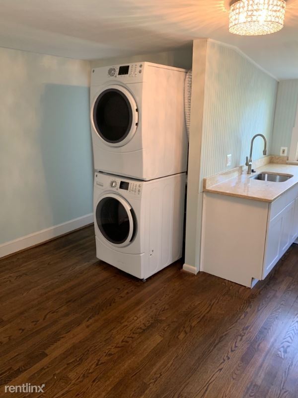 Building Photo - 206 Loudoun St SW