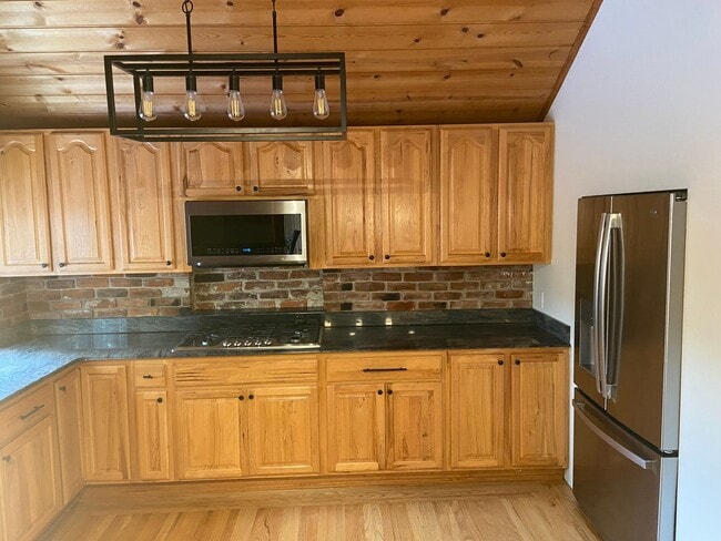 Building Photo - 3 Bed/2Bath Ready to Move In