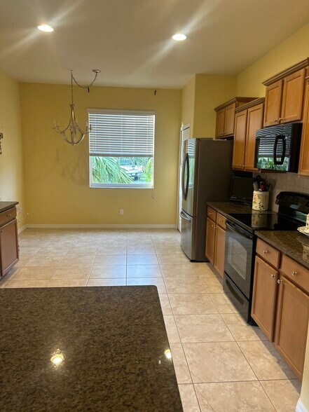 Building Photo - 11707 Breadfruit Ln