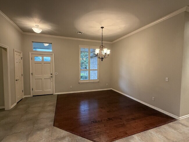 Building Photo - 4-bedroom property in a fantastic North Edmond