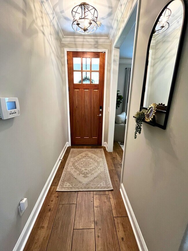 Building Photo - 3/2 with amazing community amenities!