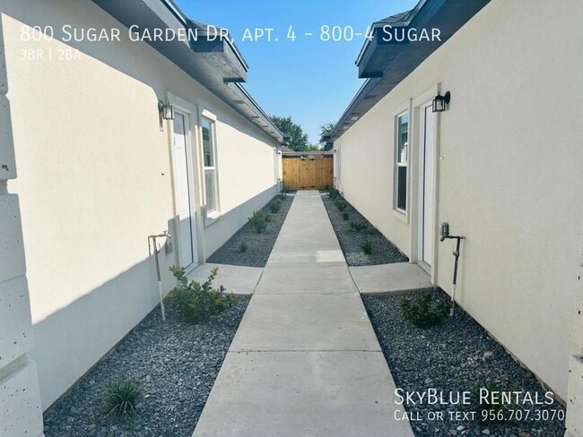 Building Photo - 800 Sugar Gdn Dr