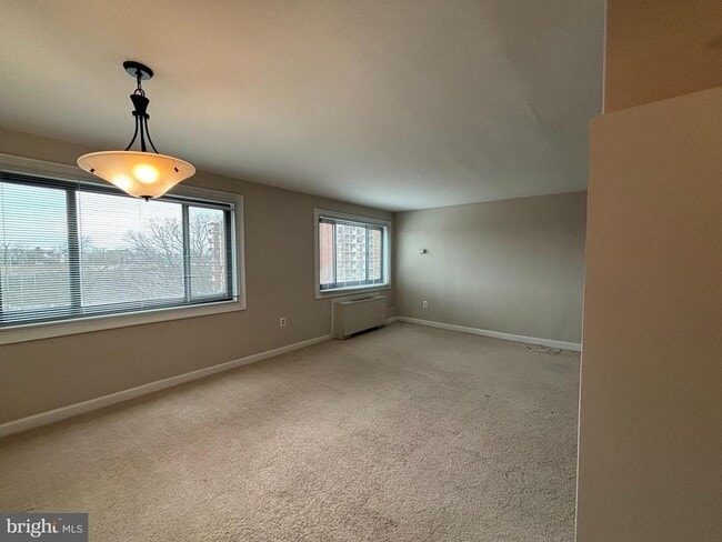 Building Photo - 1200 S Arlington Ridge Rd