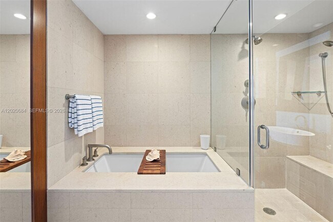 Building Photo - 6801 Collins Ave