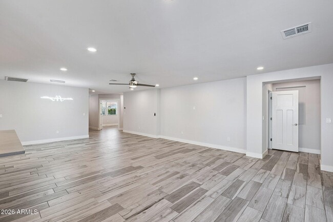 Building Photo - 4232 North 19th Pl