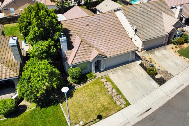 Building Photo - 3635 Poppy Hill Way