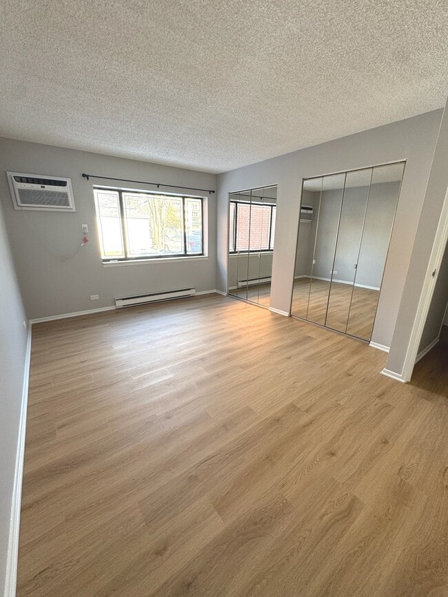 Building Photo - 234 Circle Ave