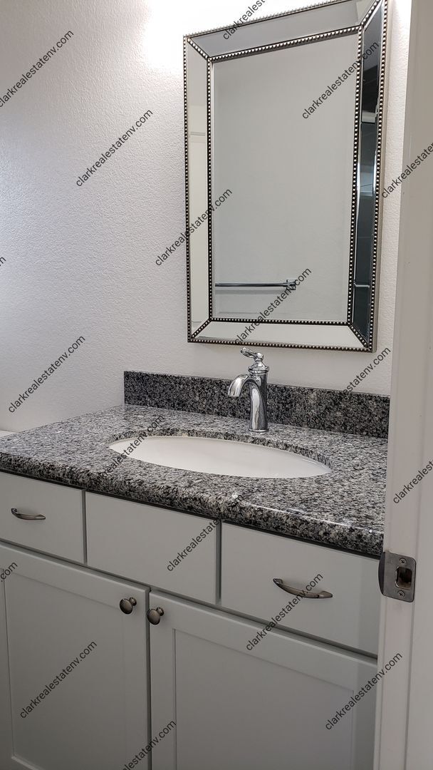 Building Photo - Old Southwest Reno home 3 Bed 2 Bath 1 car...
