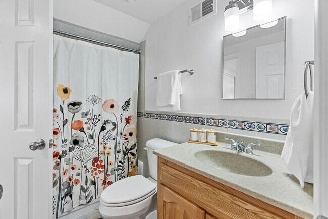 Building Photo - 5382 Kings Park Dr