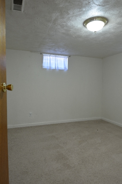 Building Photo - 827 Golden Hill St