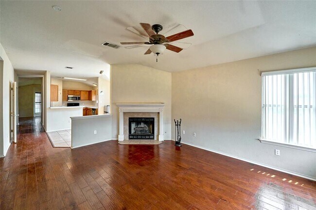 Building Photo - 2712 Settlement Dr