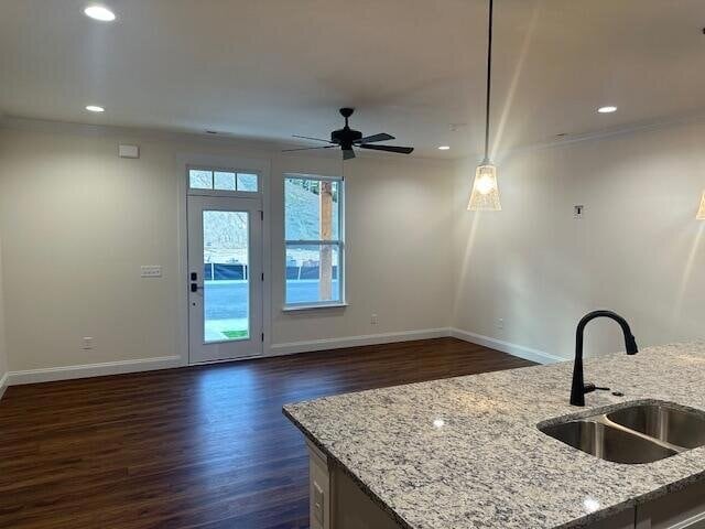 Building Photo - 1925 Cypress Ln