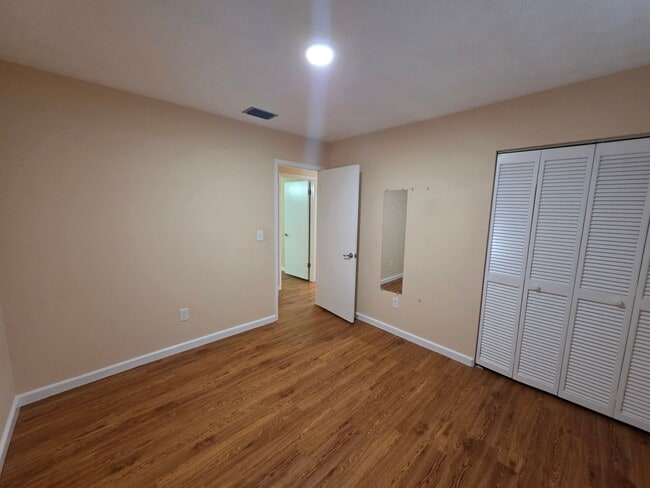 Building Photo - 621 S W Orange Ave