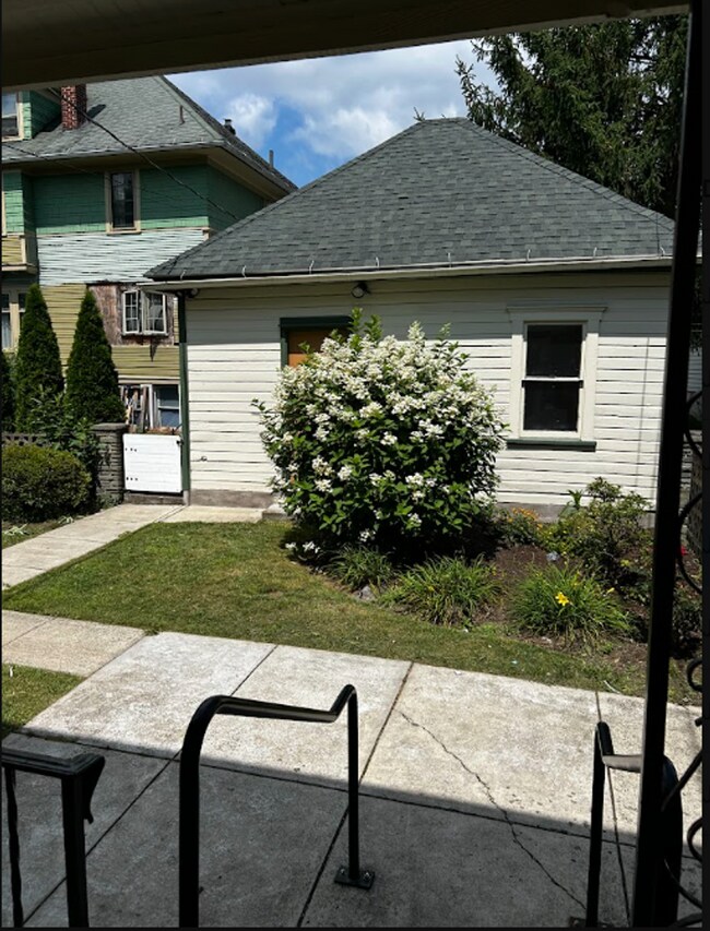 Building Photo - 805-807-807 N Irving Ave