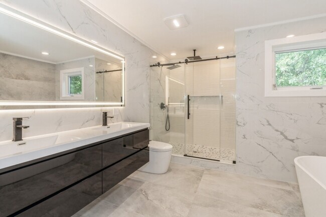 Building Photo - 66 E Gramercy Pl