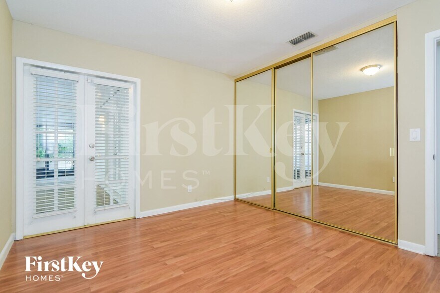 Building Photo - 8006 La Serena Dr