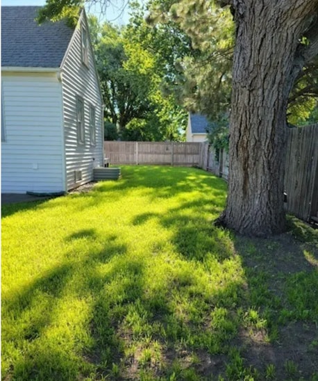 Lawn - 605 W Whitman Dr