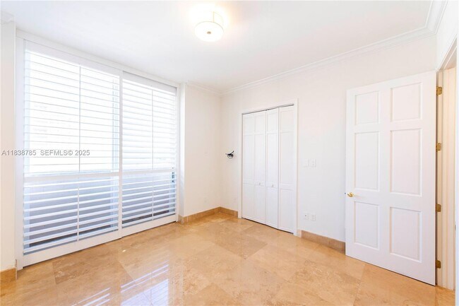 Building Photo - 626 Coral Wy